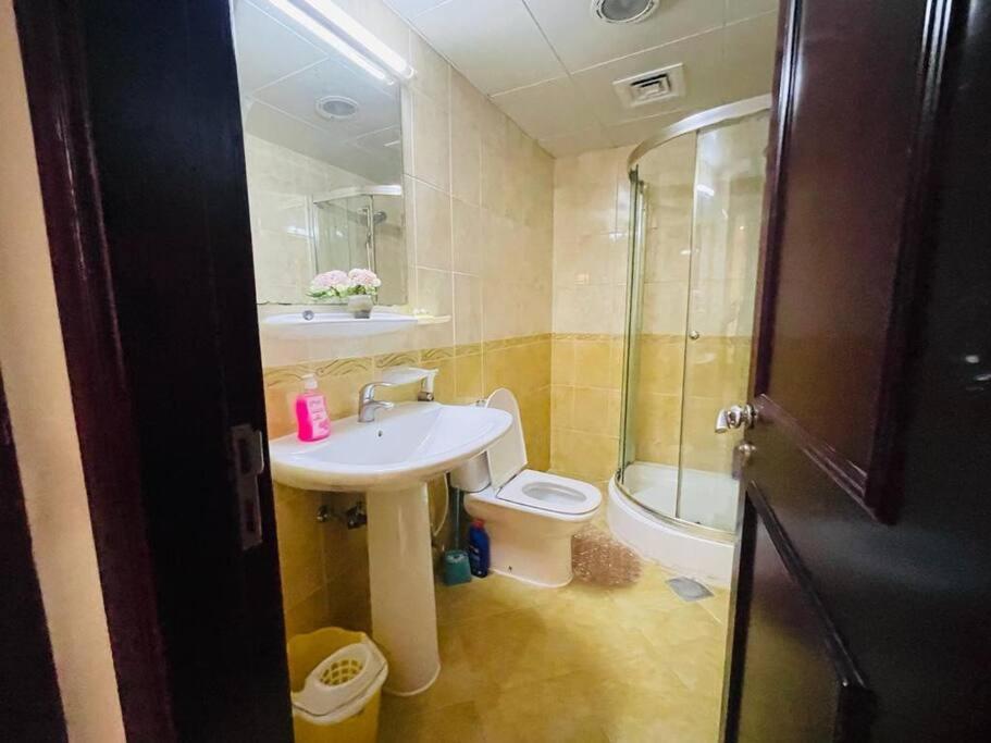 Lovely 2-bedroom Hall Kitchen Furnished Auh Uae Apartamento Abu Dhabi