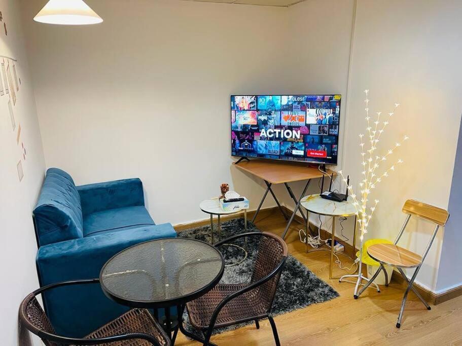 Apartamento Lovely 2-bedroom Hall Kitchen Furnished Auh Uae